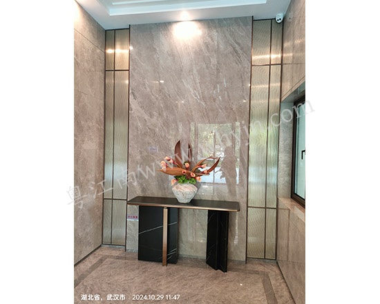 不銹鋼玻璃屏風(fēng)